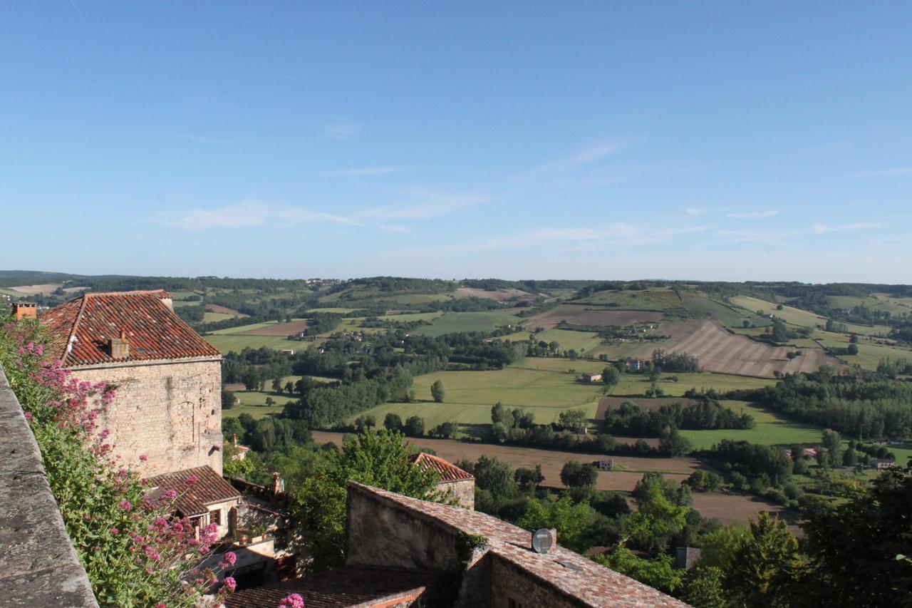 D'Ici Et D'Ailleurs Bed and Breakfast Cordes-sur-Ciel Habitación foto