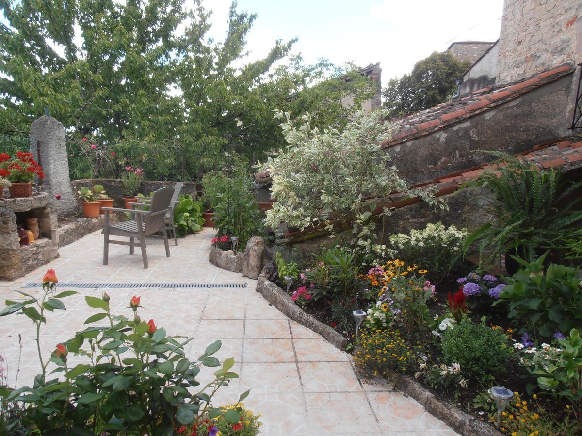 D'Ici Et D'Ailleurs Bed and Breakfast Cordes-sur-Ciel Exterior foto