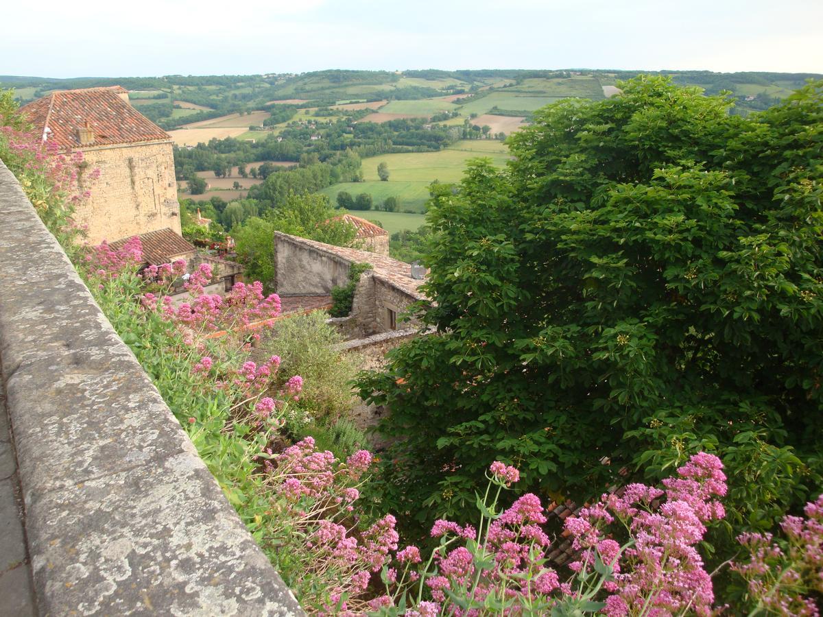 D'Ici Et D'Ailleurs Bed and Breakfast Cordes-sur-Ciel Exterior foto